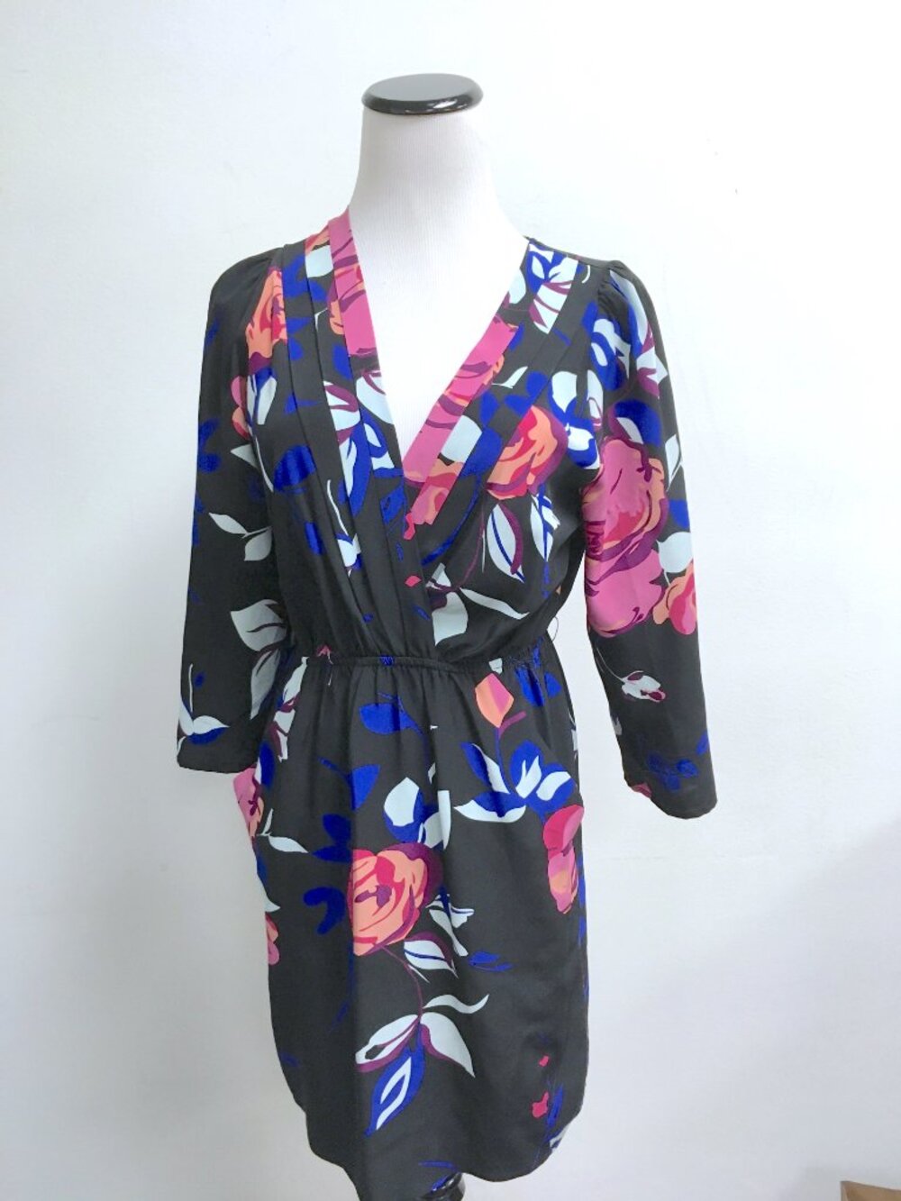 YUMI KIM Black Floral Silk faux wrap drape V Dress long sleeve + pockets S